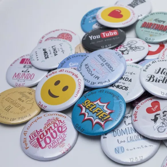 Chapas personalizadas con diseños o foto, para bodas, photocall, eventos