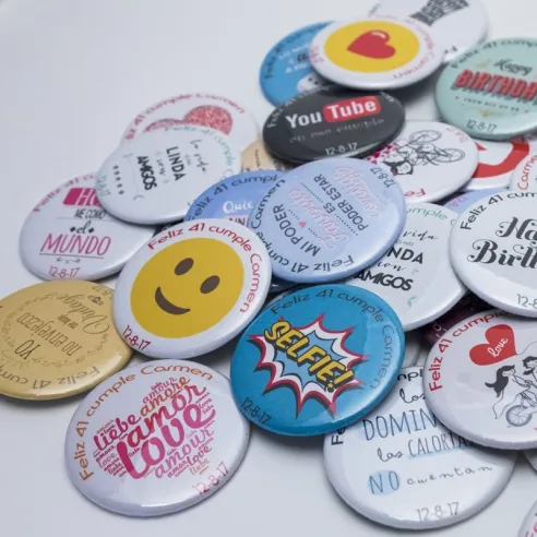 Pack 50 chapas personalizadas con foto o diseño, bodas, comuniones