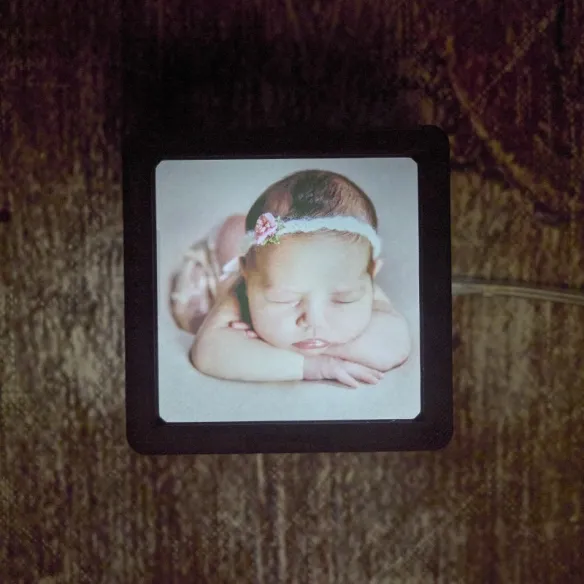 Lámpara con fotos, regala ilusión, regala fotografías, regala amor.