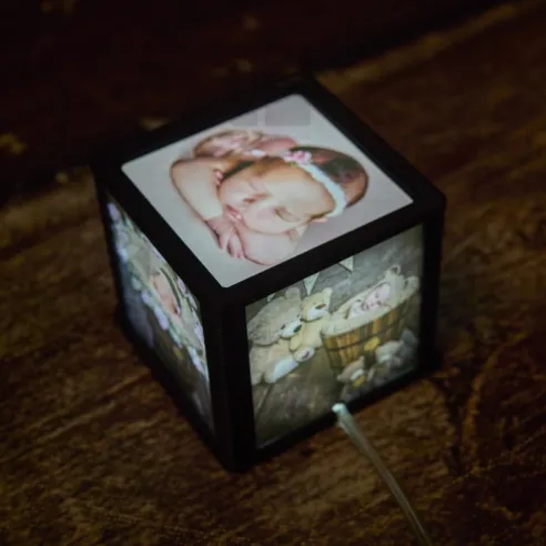 Lámpara con fotos, regala ilusión, regala fotografías, regala amor.