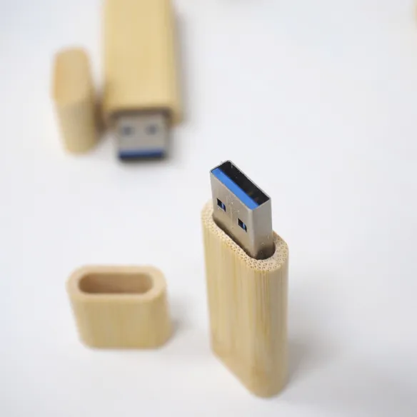 Pendrive para fotógrafos Eco madera bambú para todo tipo de sesiones.