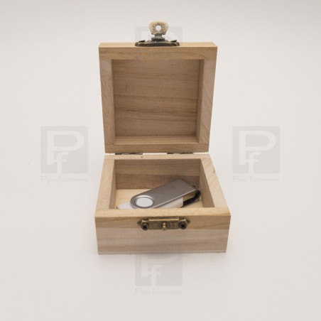 Caja madera pen cuadrada